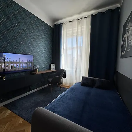 Tarsashazi Lakas Budapesten Koezel Mindenhez アパート *