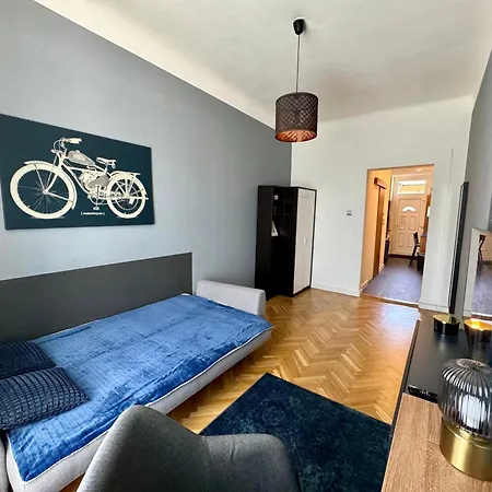 Tarsashazi Lakas Budapesten Koezel Mindenhez Appartement Boedapest